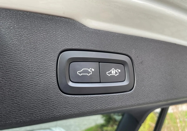 Volvo V60 Cross Country cena 122000 przebieg: 87237, rok produkcji 2019 z Białystok małe 781